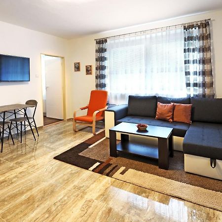 Penzion Kendy Apartment Mistrin Luaran gambar